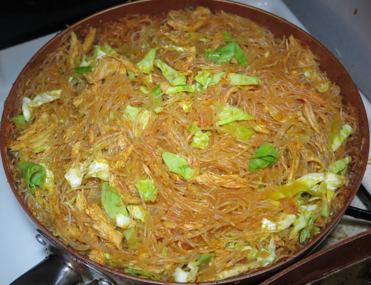 Filipino Pansit Sotanghon (Bean-Thread Noodles) With Chicken