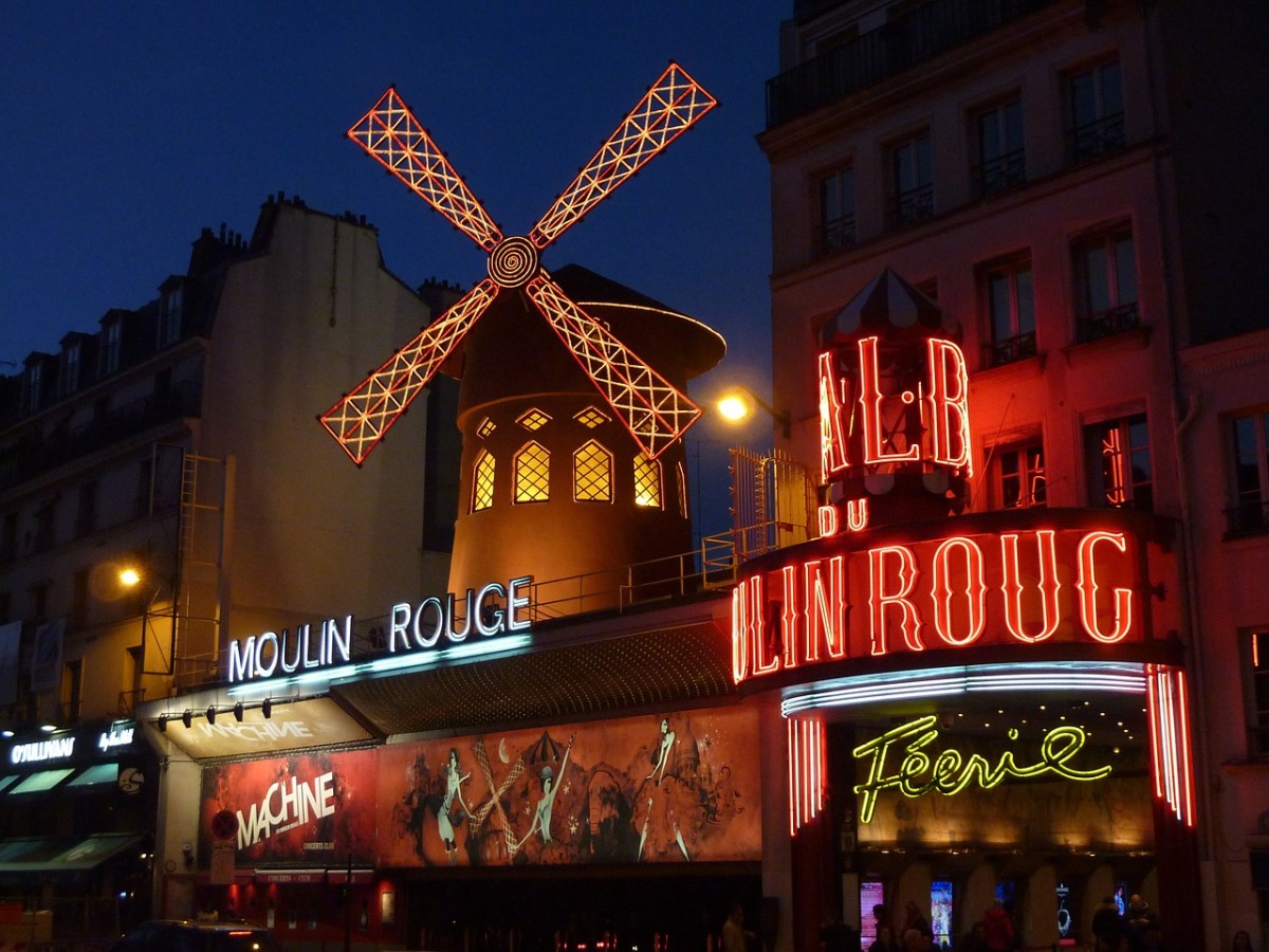 Moulin Rouge: Image by Hermann Traub from Pixabay
