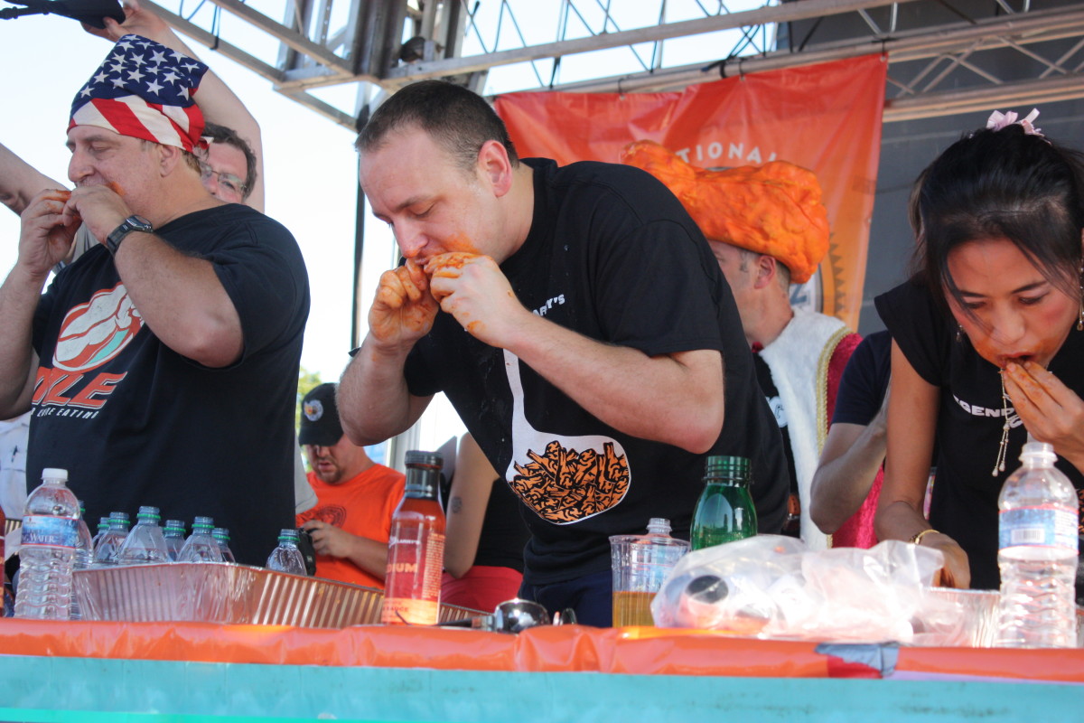 Hot many hot wings can you eat? Competitive eaters engage in speed eating contests of food ranging from chicken wings to hot dogs to grilled cheese sandwiches and much more.