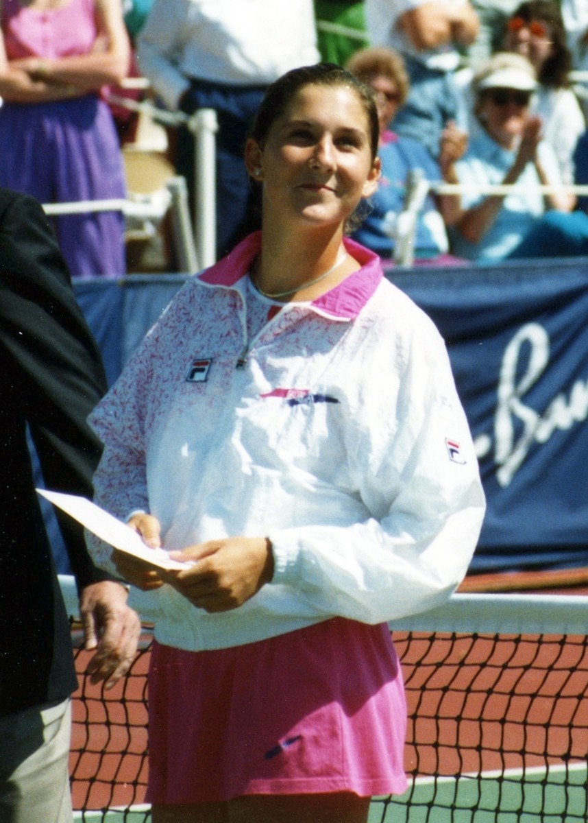 The Top 10 Greatest Women s Tennis Players Of All Time HowTheyPlay