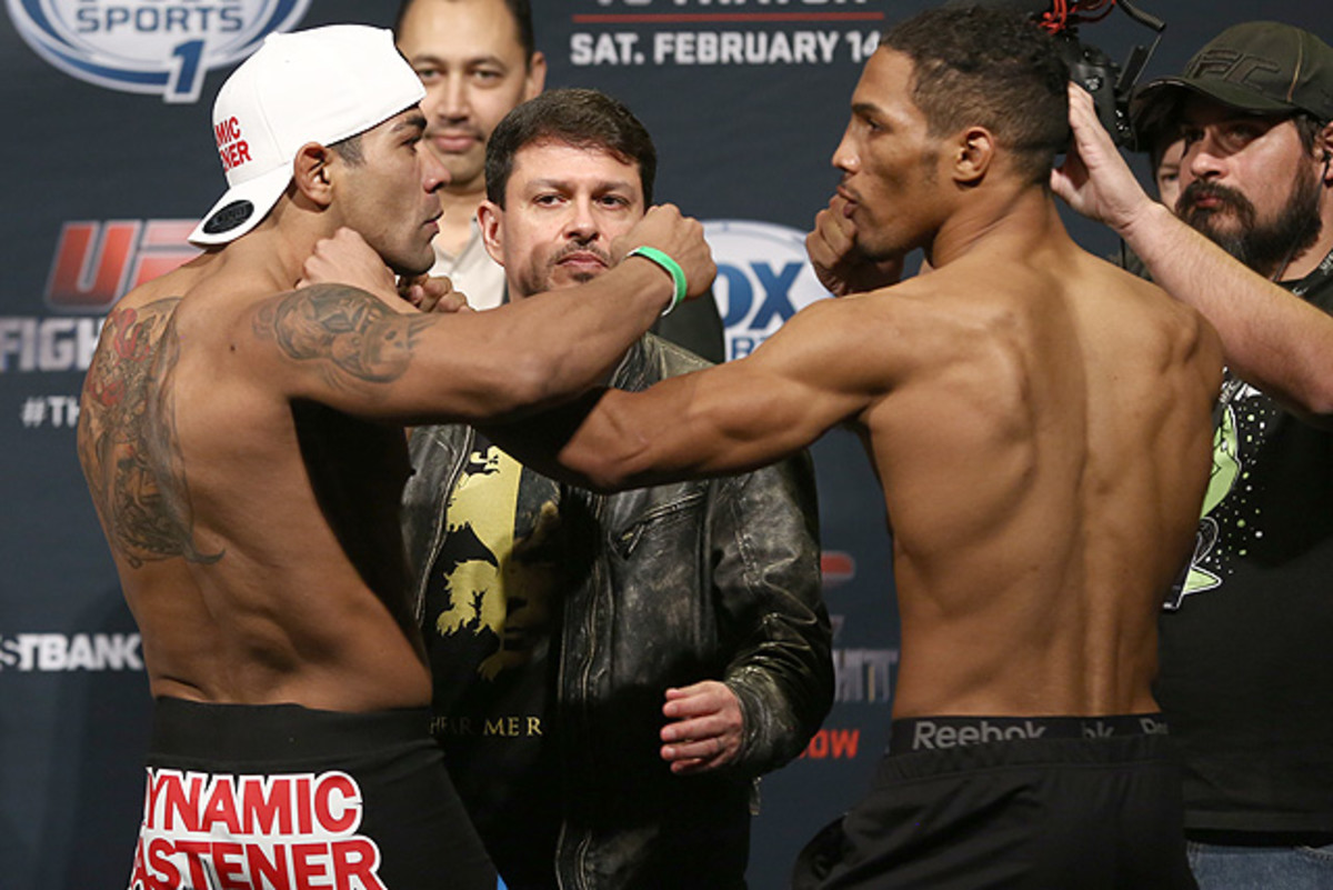 Kevin Lee (right) seems to have twice the arm length of Michel Prazeres.