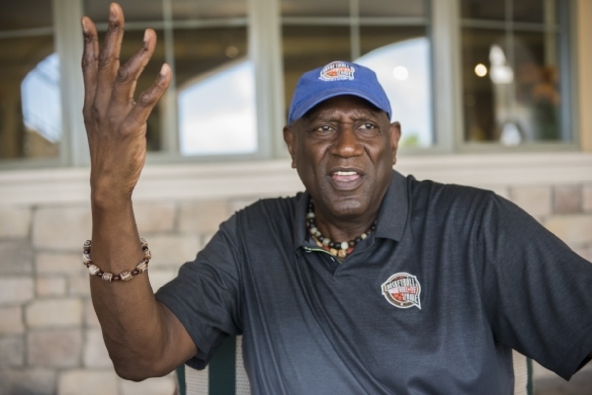 Basketball Hall of Famer, Spencer Haywood, has extraordinarily large hands. He was gifted with an extra knuckle and joint on each finger that allowed him to easily palm the ball and wave it around like a grapefruit. 