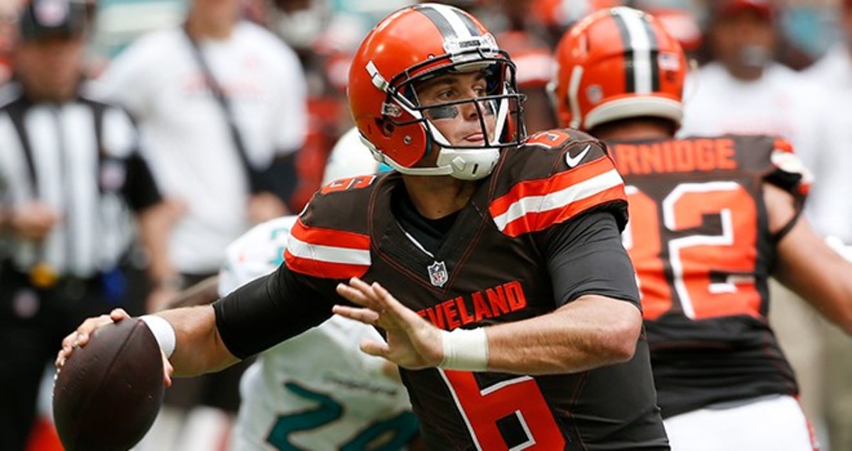 20 NFL Quarterbacks With the Largest Hand Sizes HowTheyPlay