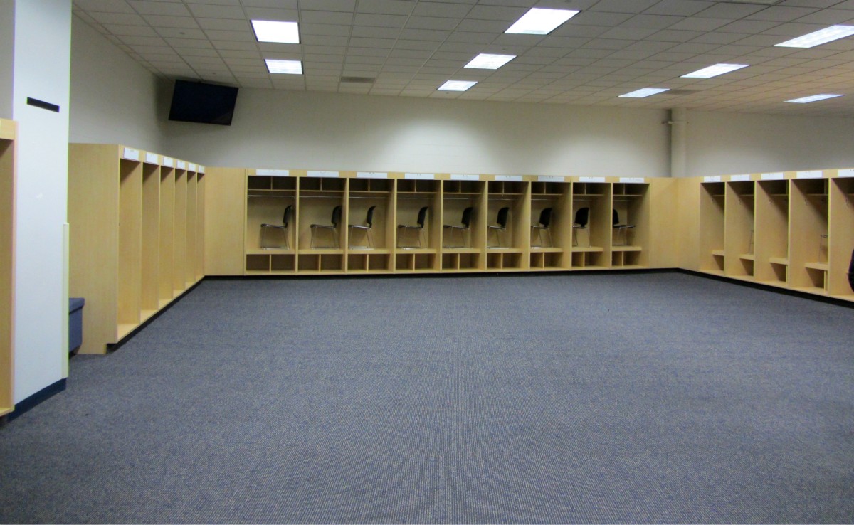 The bar on East Club Level / Sports Authority Field at Mile High (Trulife  Photography)