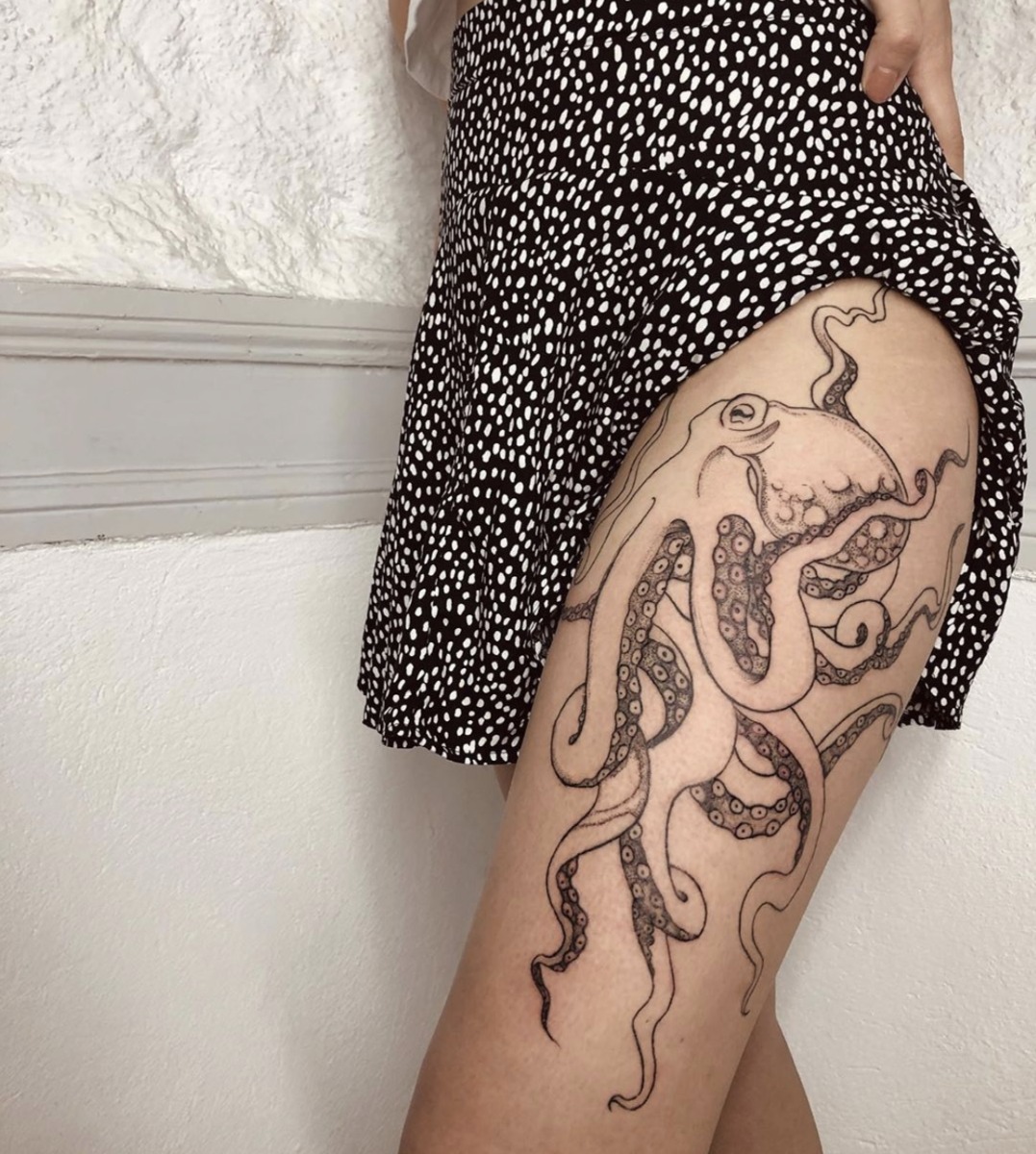 Octopus tattoo by Özge Canoğlu @ozgecanoglu on Instagram