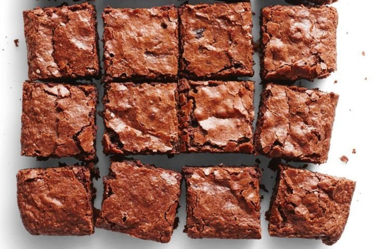 Chewy and Chocolaty Brownies: Perfectly Light (but not Cakey)