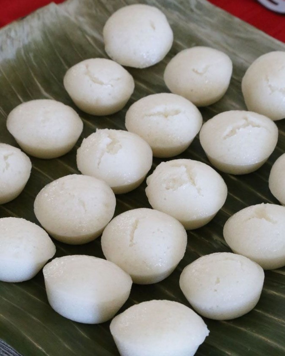 Filipino puto (rice cakes)