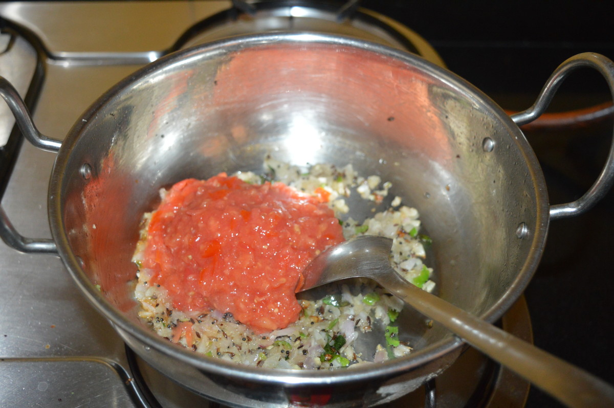 Add chopped tomato and salt. Adding salt helps to cook faster. Increase the heat and continue to saute for 4-5 minutes. Next, reduce heat. 
