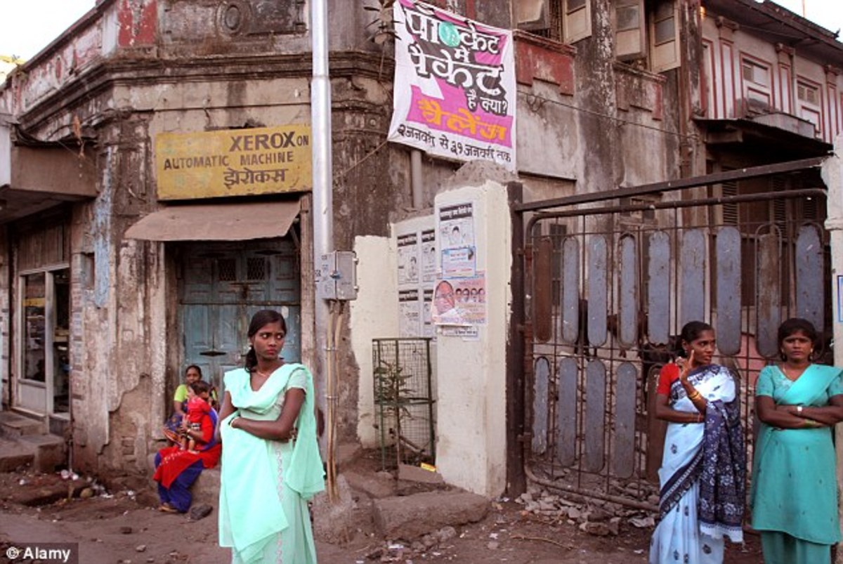 Women (perhaps prostitutes) on the streets of Mumbai, India