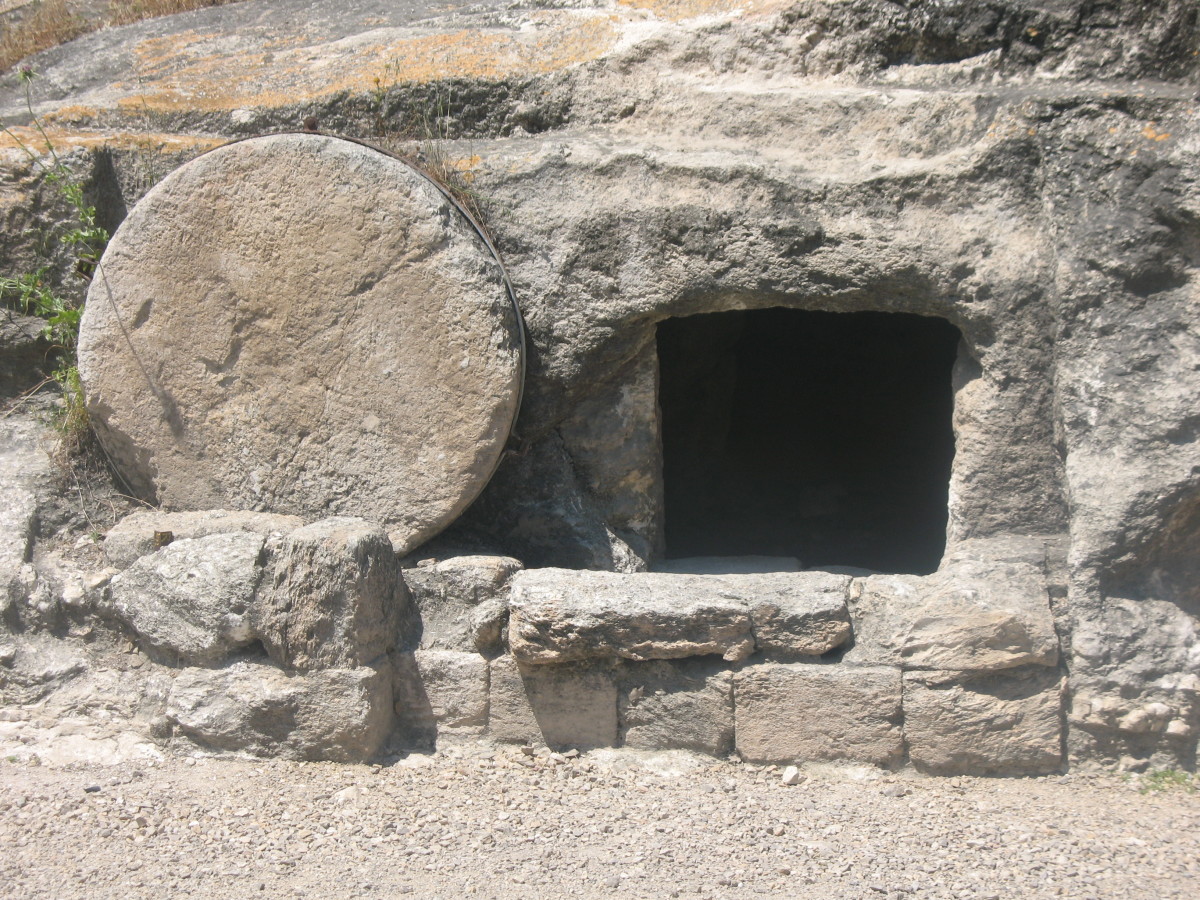 Roadside tomb