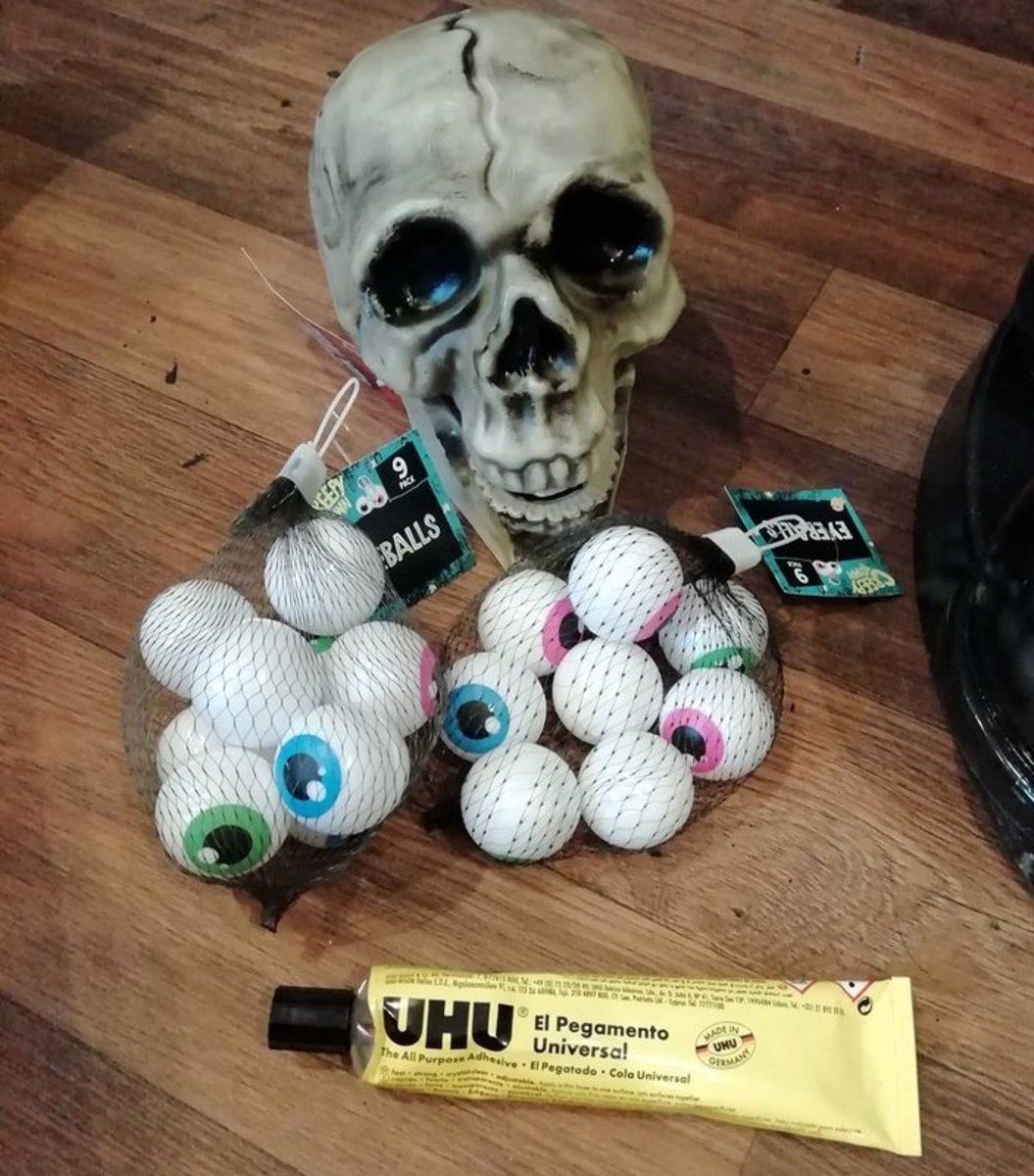 These are some of the supplies I used to create my Halloween display stand. 