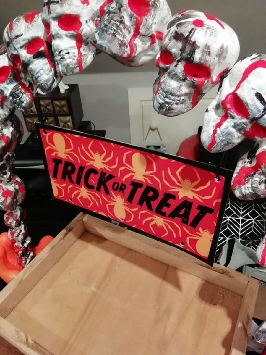 This is the candy tray I built to fit my Halloween stand. 