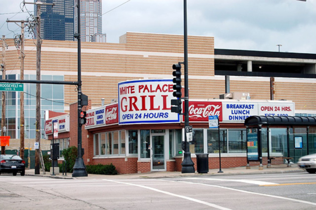 chicagos-famous-diner--the-white-palace-grill