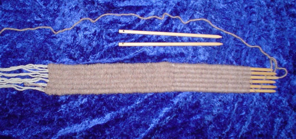 stick_weaving_for_a_quick_homemade_gift