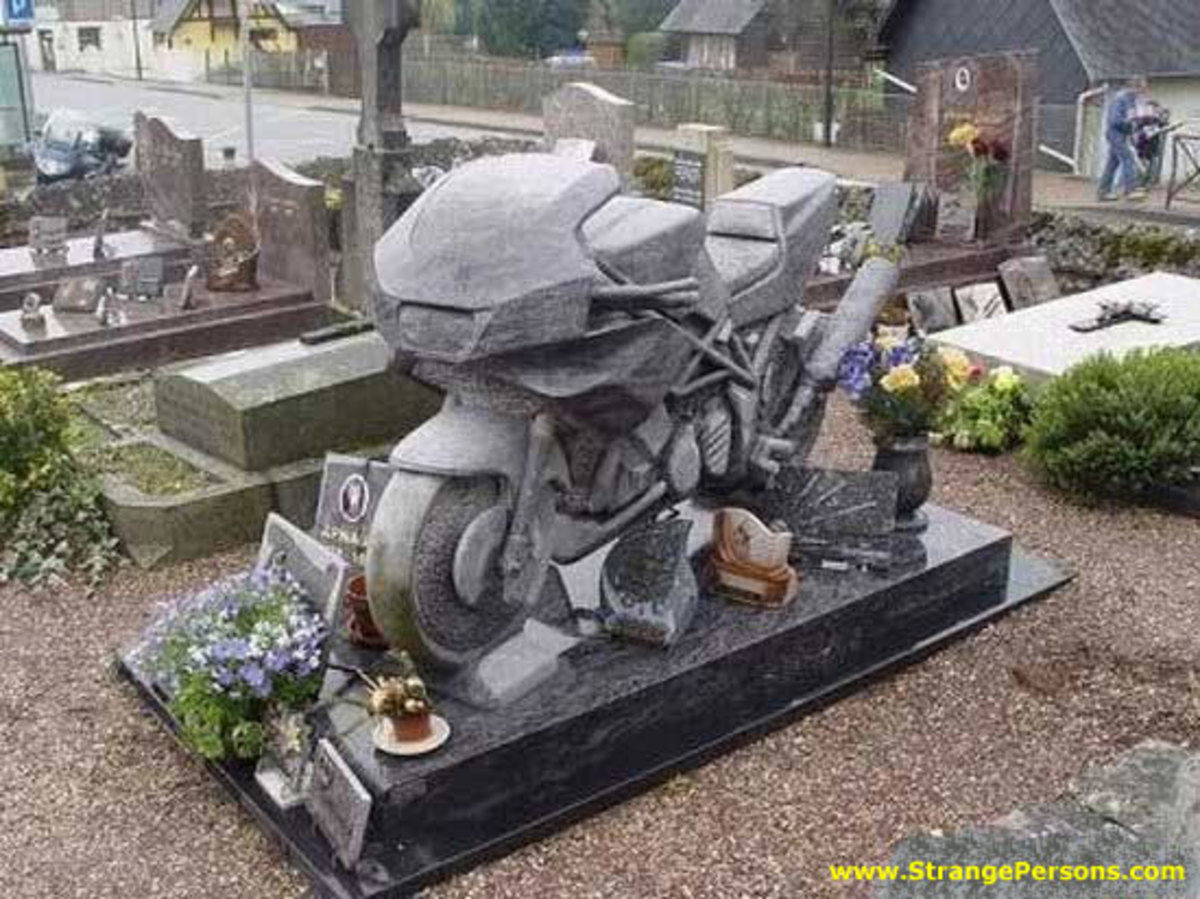 weird_but_true_strange_unusual_tombstones