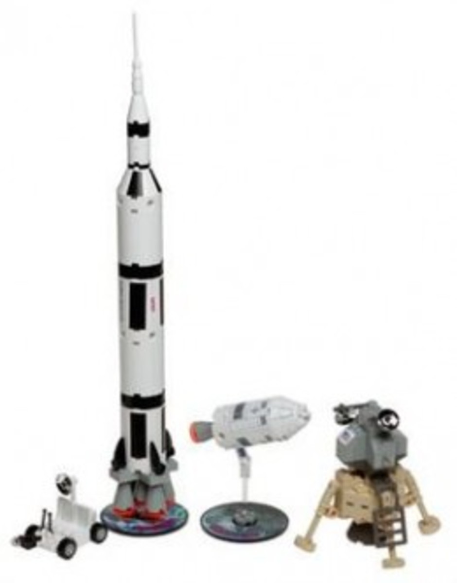 LEGO Discovery Saturn V Moon Mission 7468 Assembled 