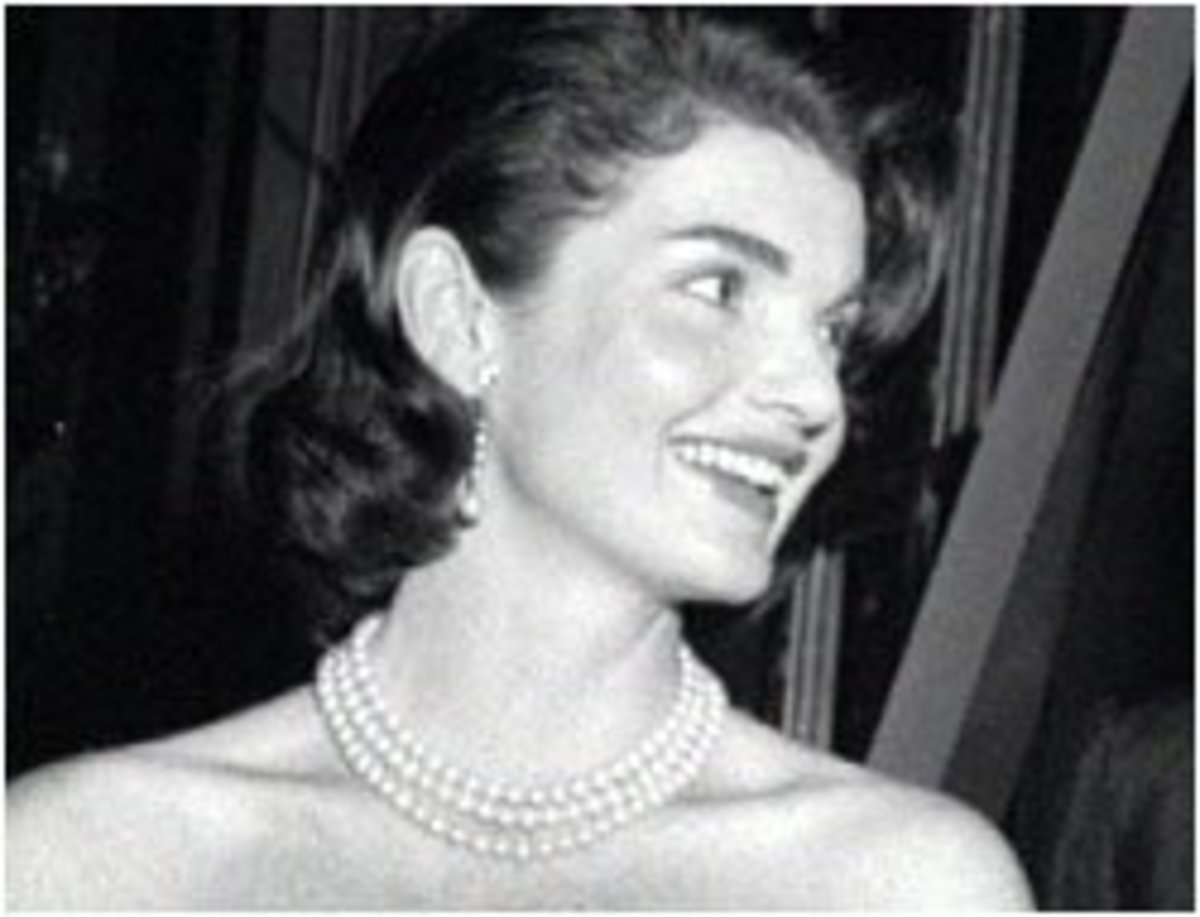 3 Strand Faux Pearl Necklace 