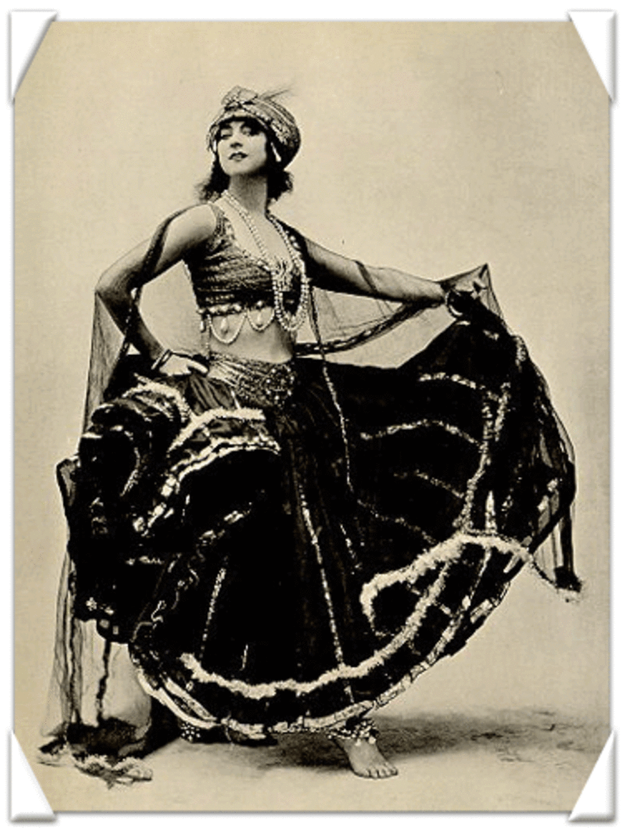 Vintage Belly Dance Burlesque Show Costume Red Oriental - Beads - Bra &  Belt Set
