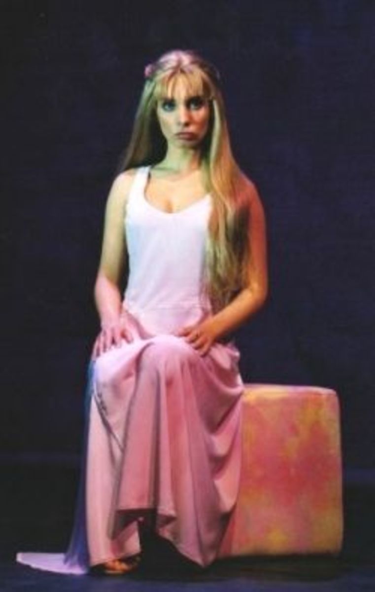 Chiara Di Bari as  Fleur de Lys
