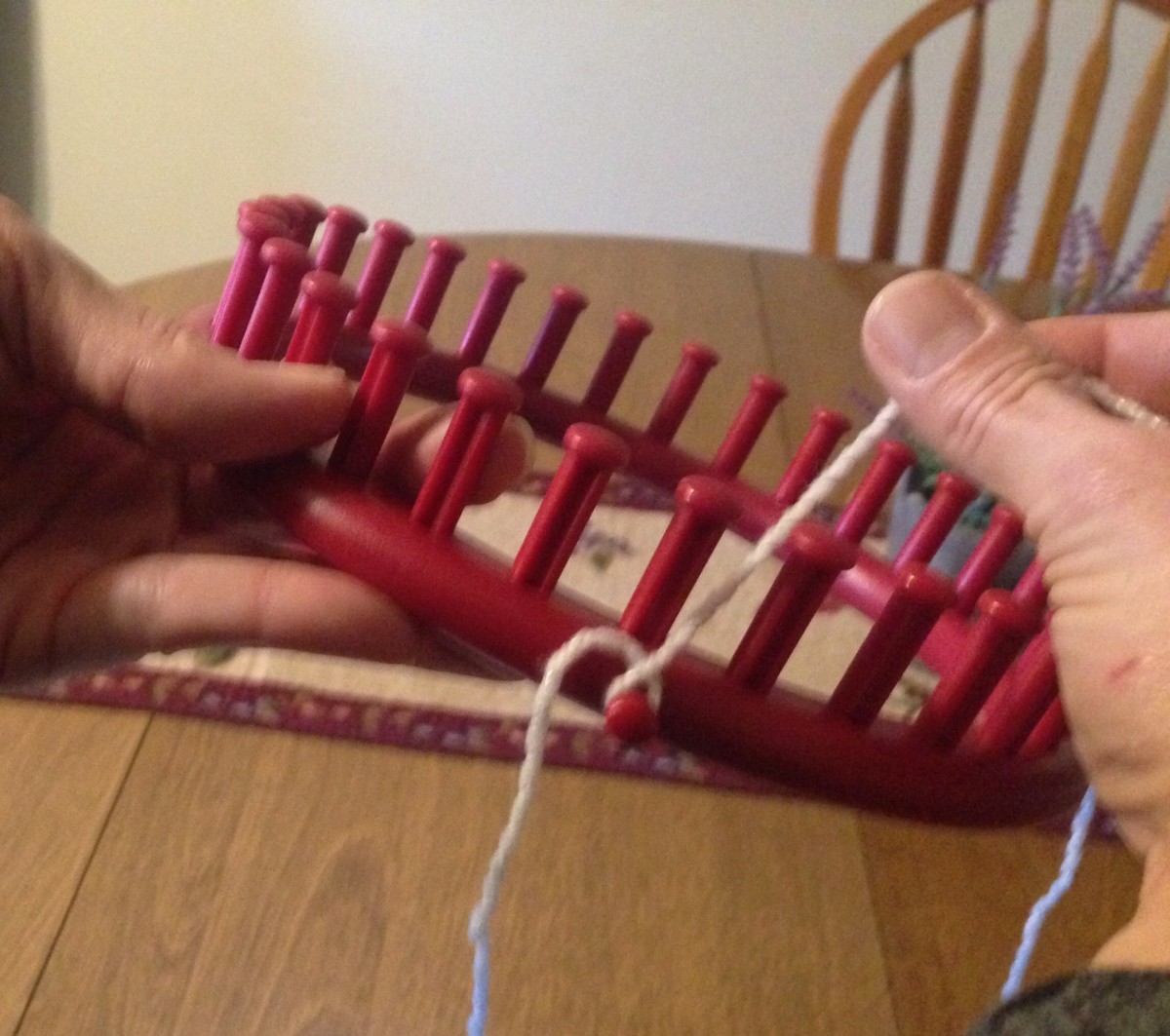 Knifty Knitter Red Round Loom Patterns