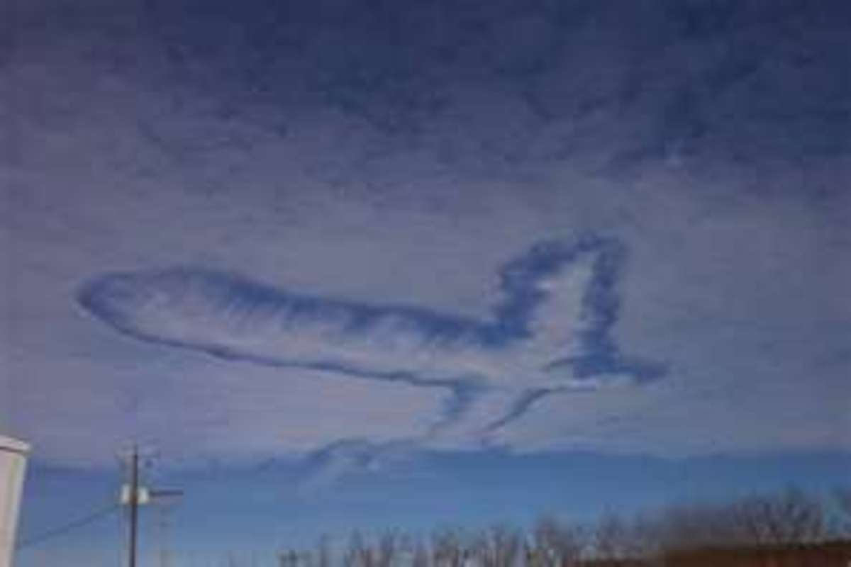 Cross shaped cloud. Totally fascinating and beautiful! 
