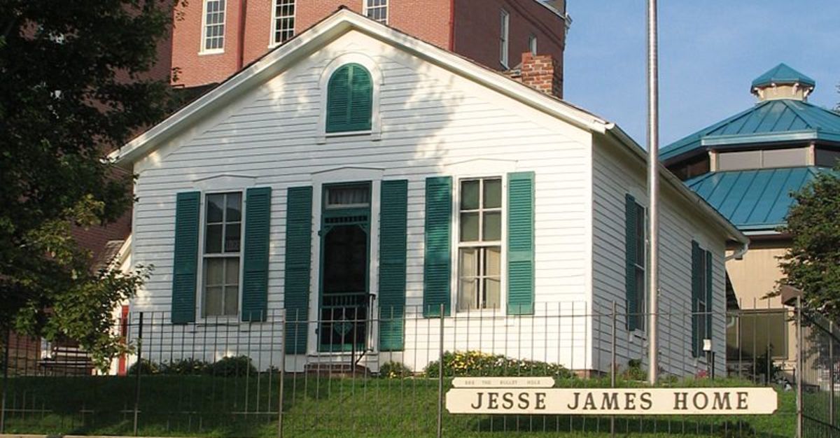 Jesse James's home in Missouri, where he was murdered. Source: wikimedia commons, National Registry of Historic Homes, CC BY-SA 2.5.