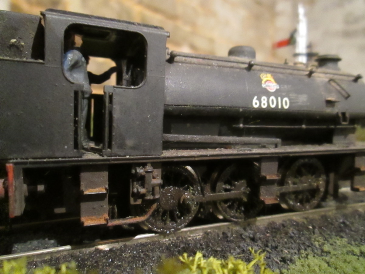 Parked on the coaling stage ramp is J94 0-6-0ST 68010, the driver with one hand on the regulator, waiting (Hornby product, re-numbered to 52C Blaydon - Tyneside - allocation and modified with Smith's 3-link couplings
