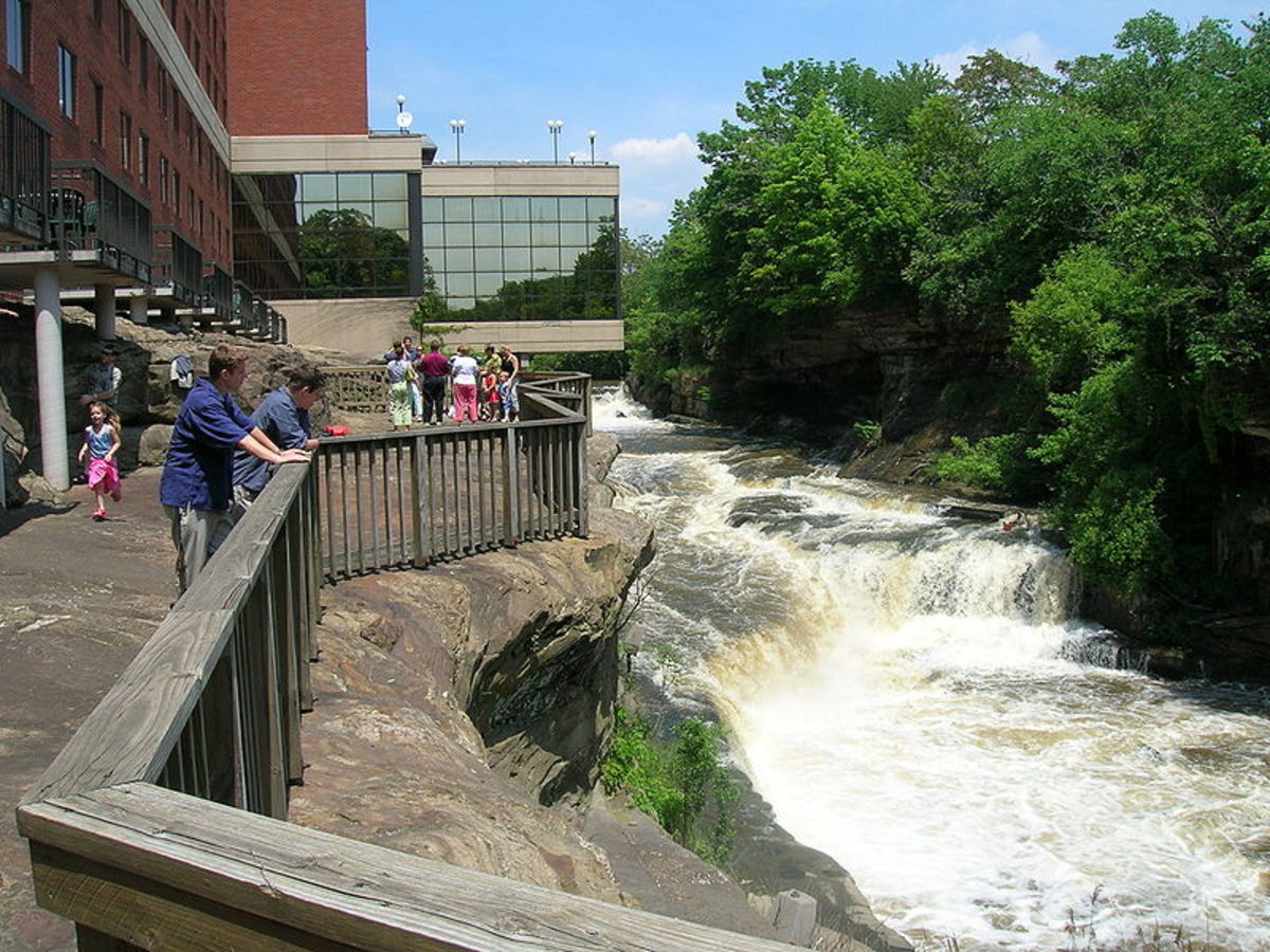 Cuyahoga Falls, OH - A Bicentennial City