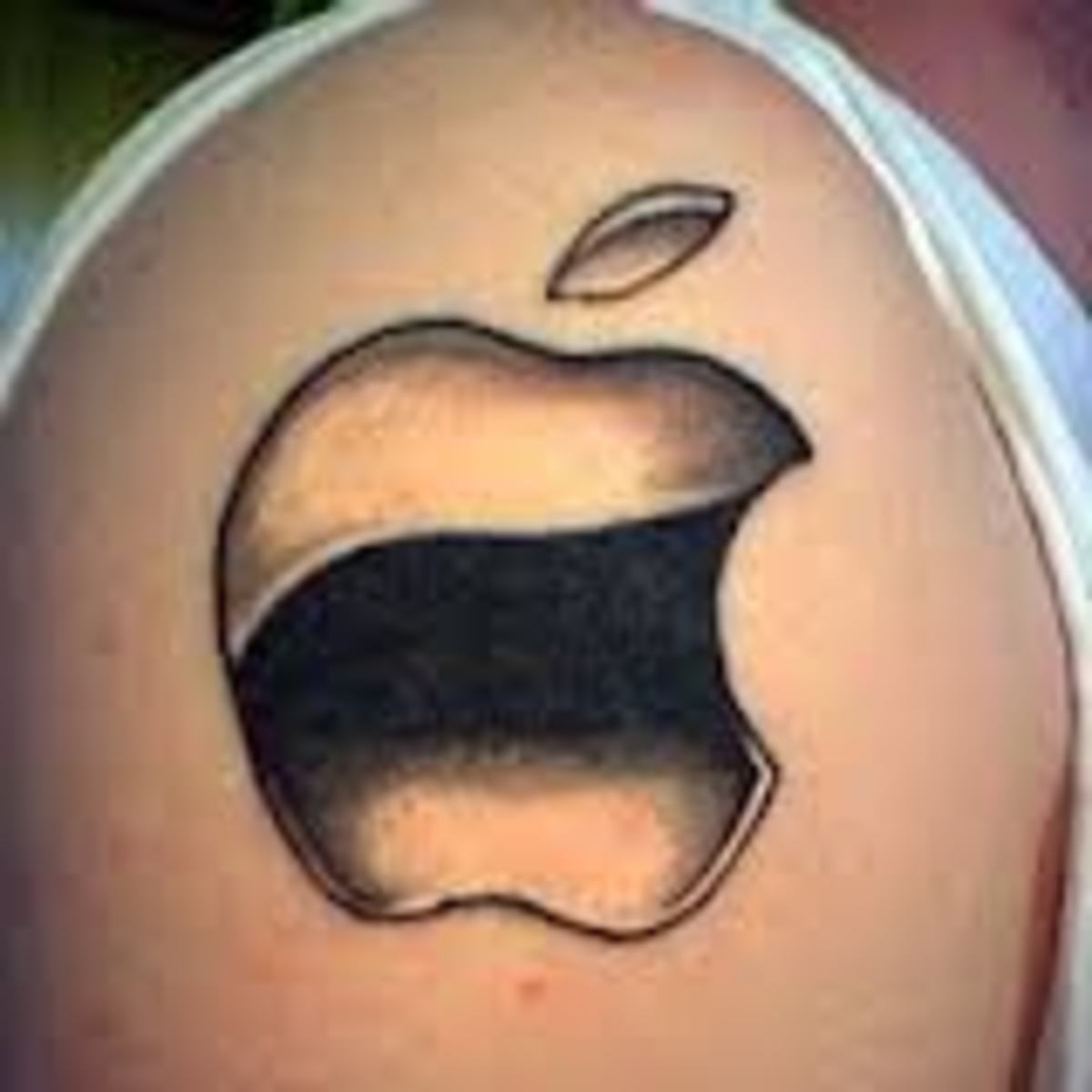 Tat apple казань. Логотип айфон тату. Тату яблоко айфон. Тату обозначающая непостоянство. Тату типо фотокарточки.