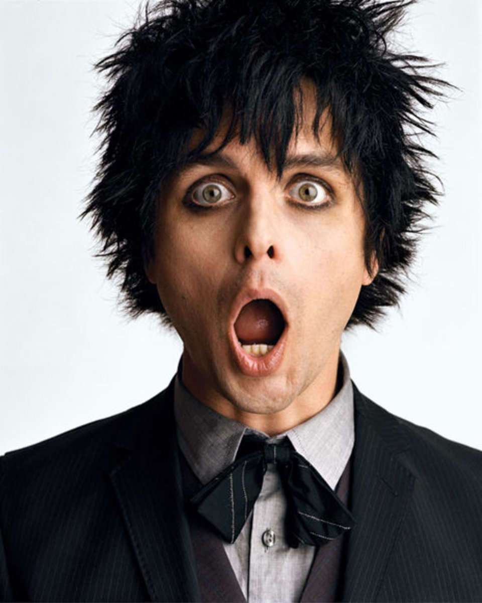 green-day-frontman-billie-joe-armstrong-has-a-meltdown-on-stage