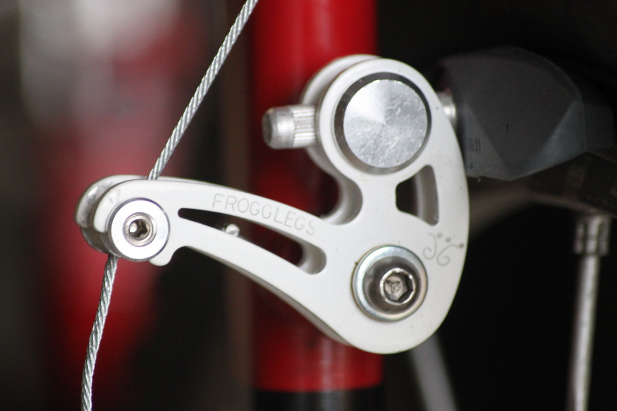 A cantilever brakeset is usually found on cyclocross bikes as they offer less likelihood of becoming clogged up with mud during a race. Model featured- Empella Frogglegs brakeset. These fit to cantilever brake bosses which protrude from the frame.