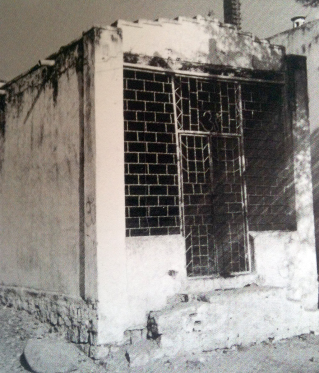 The tiny, ramshackle house of Easwaramma, Swami's mother.  