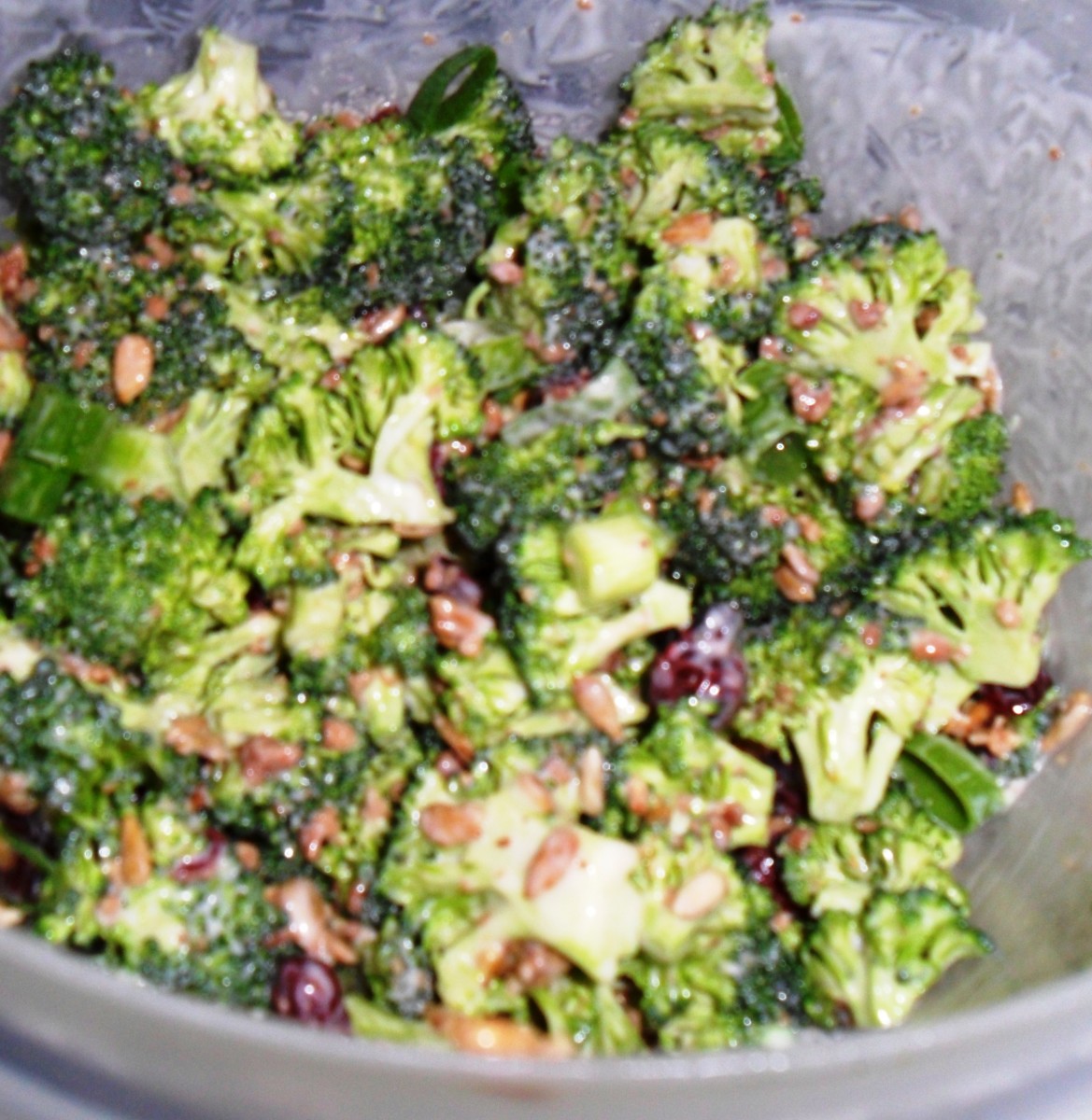 easy-broccoli-salad-recipe