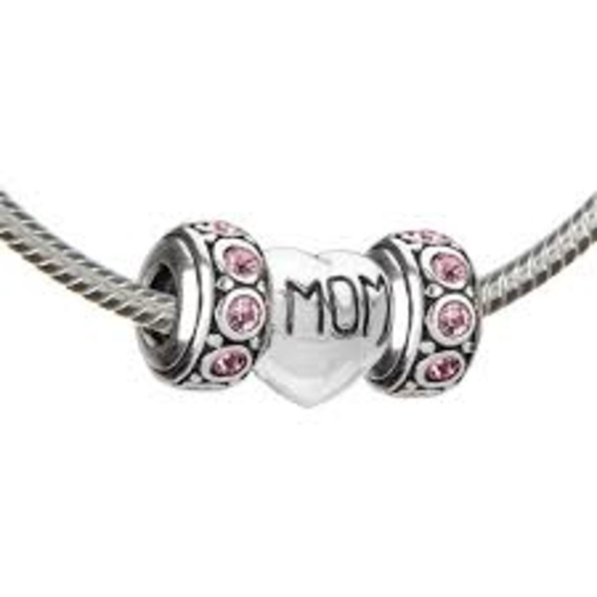 pink design idea for Pandora style beads with two pink euro beads flanking a heart charm with "Mom"