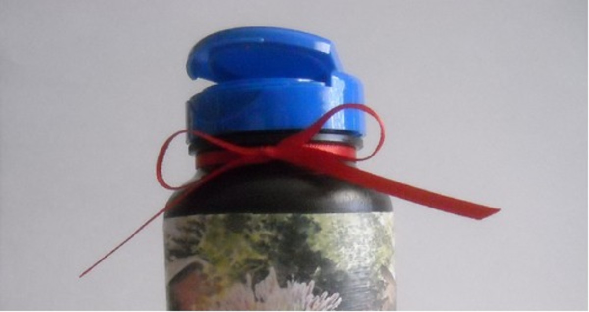 upcycle-vitamin-bottles-with-decoupage