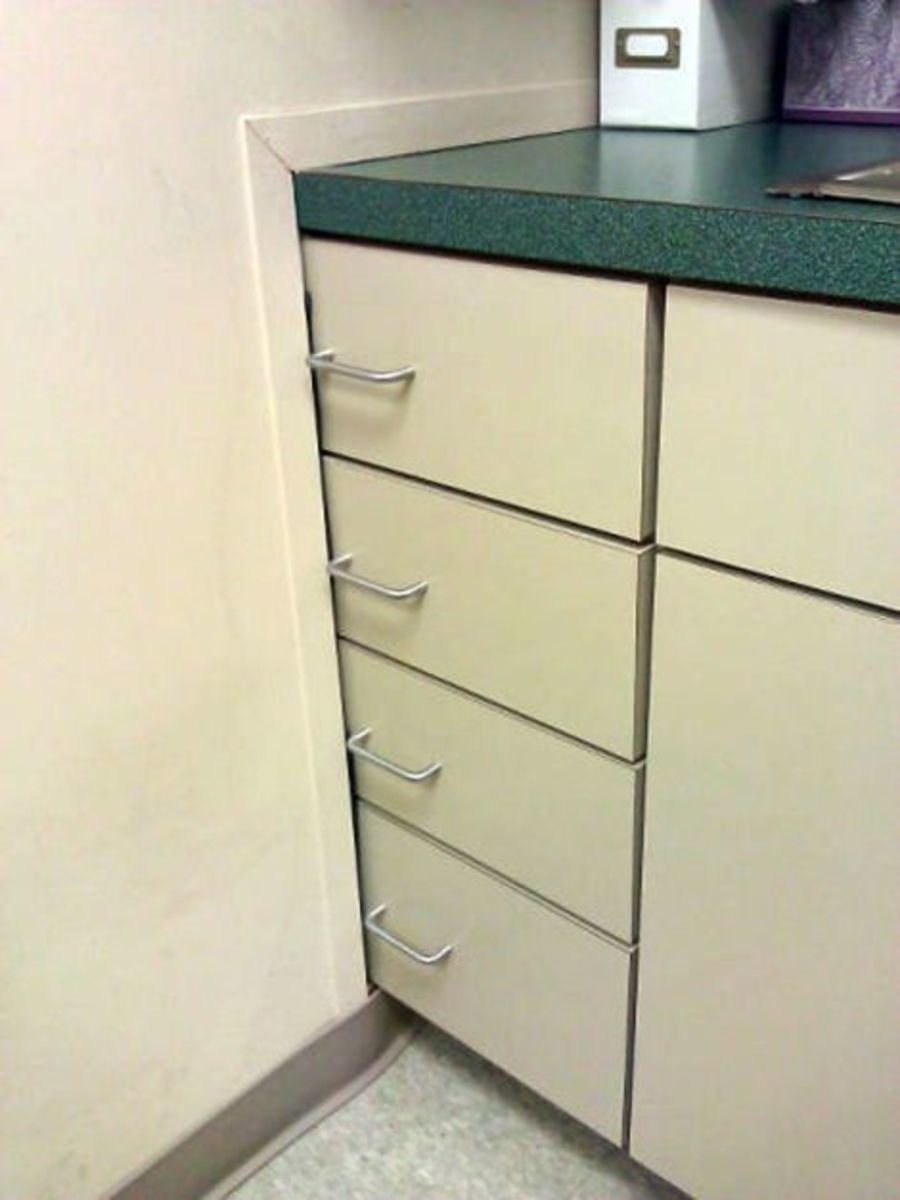 How are you supposed to open these drawers? You had one job and you totally failed it!! 