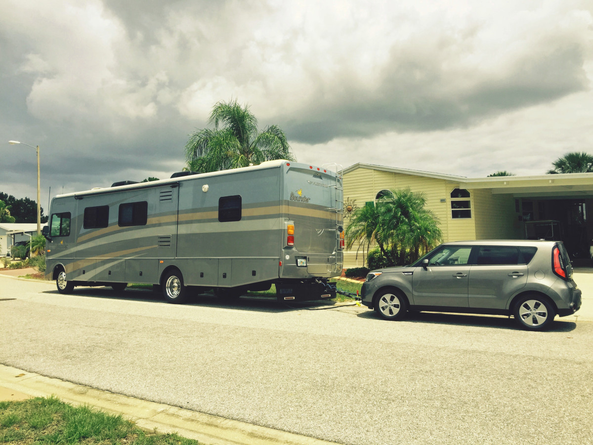 How to Tow a Vehicle With a Motorhome—Plus Braking Systems for Towed