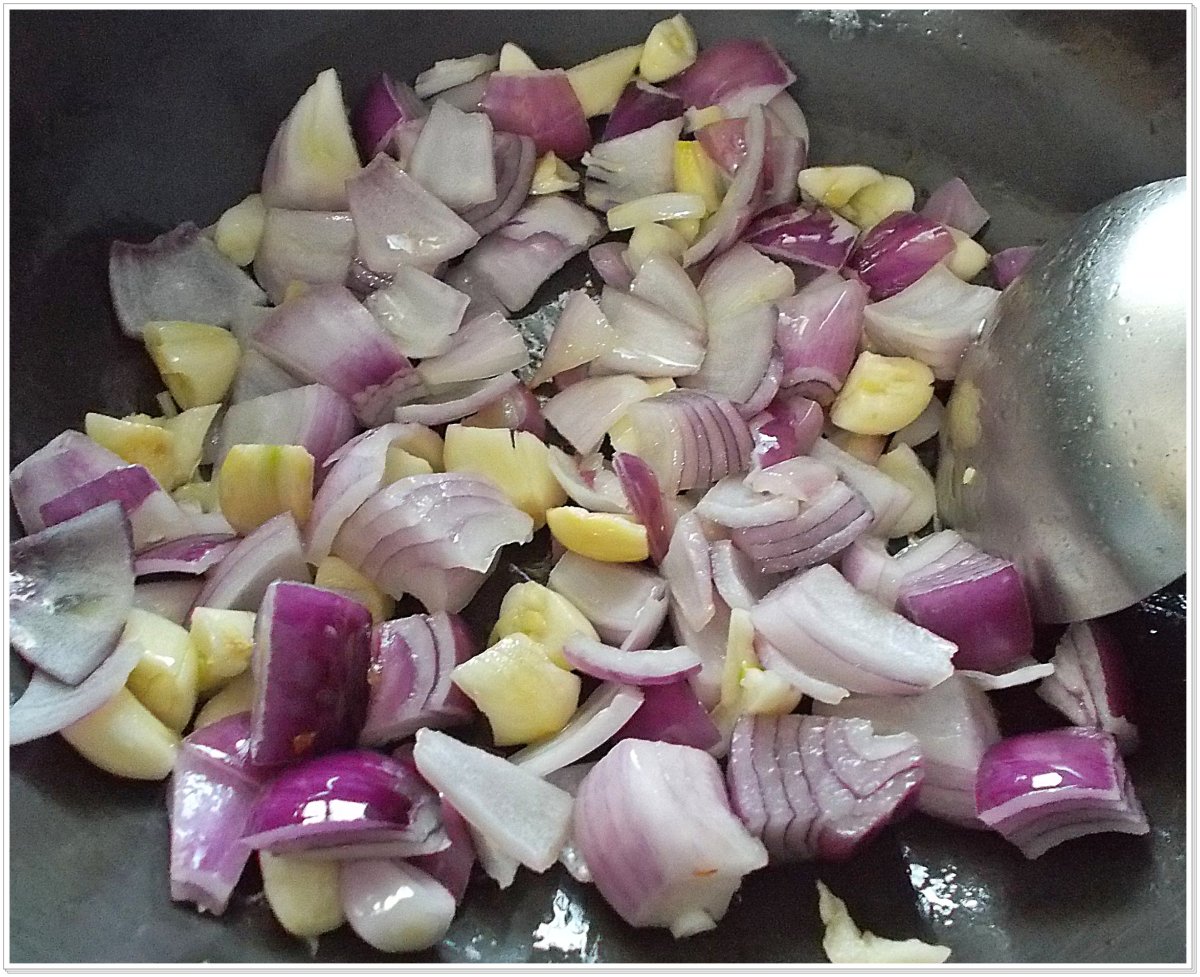 crushed and minced garlic & onions
