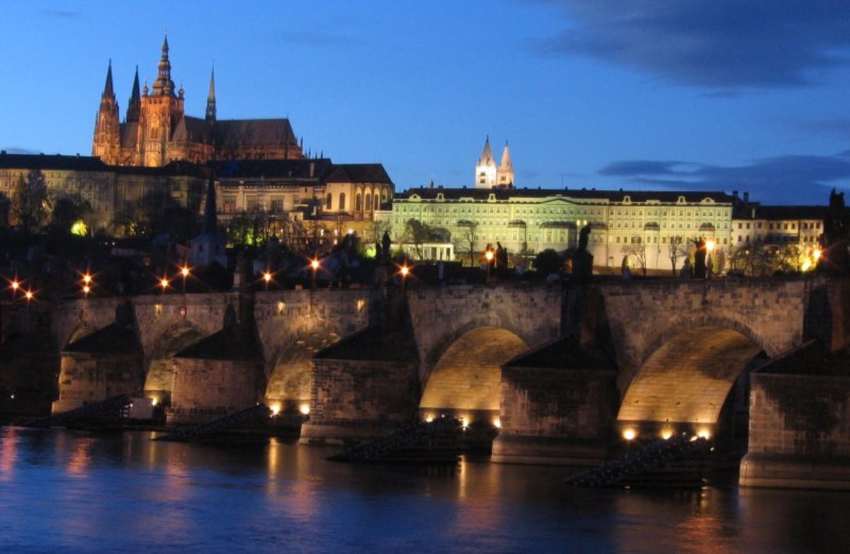 Prague Castle is one of the biggest castles in the world (according to Guinness Book of Records the biggest ancient castle at about 570 meters in length and an average of about 130 meters wide.Located in Roman.