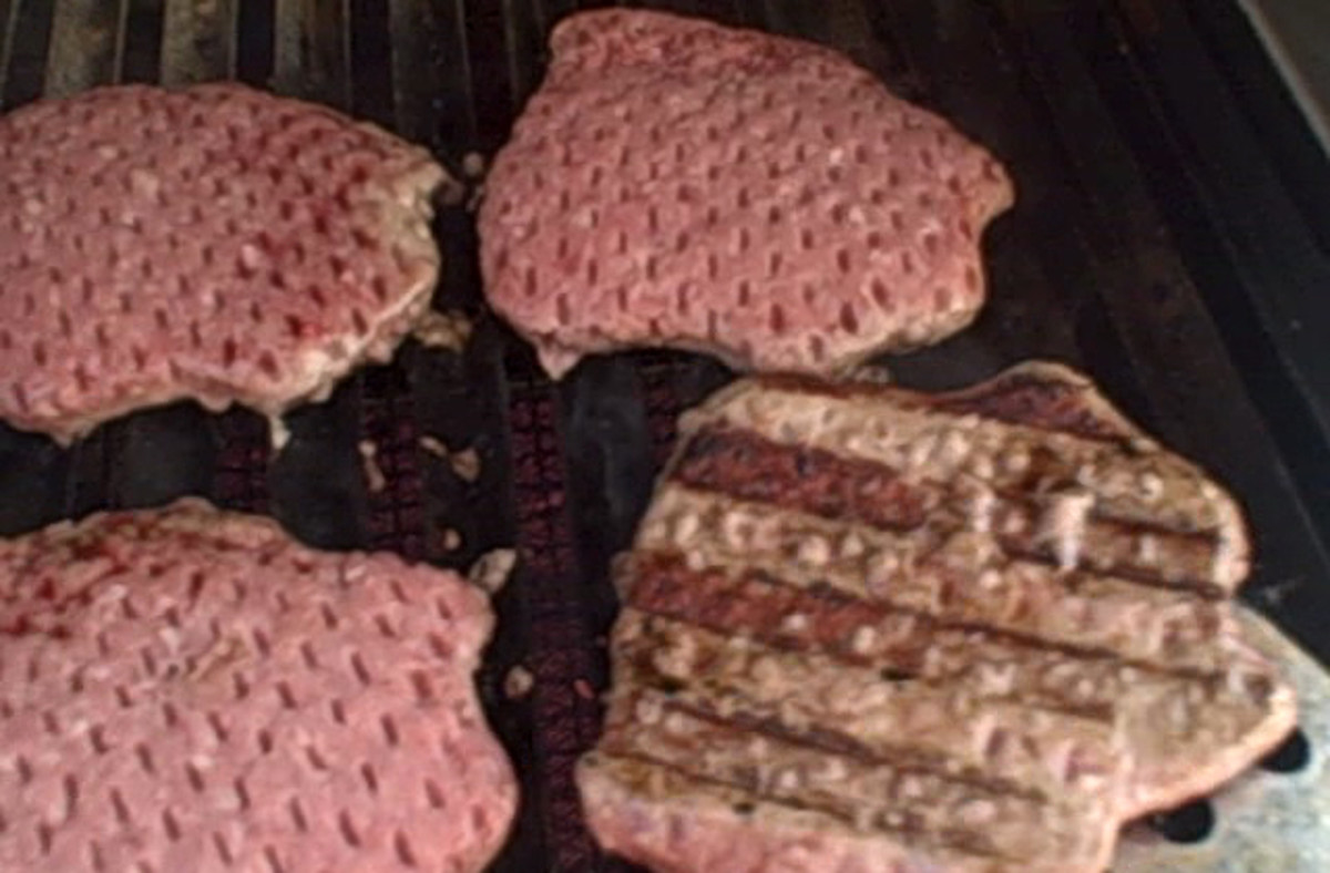 Cooking With An Infrared Gas Grill: Hamburgers.