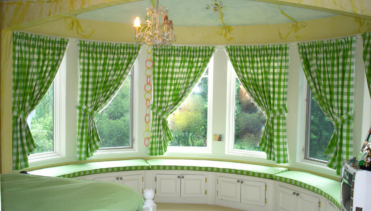 NOTE: This is a curved window unit and therefore properly called a "Bow Window" not a "bay window" susandorbec.com