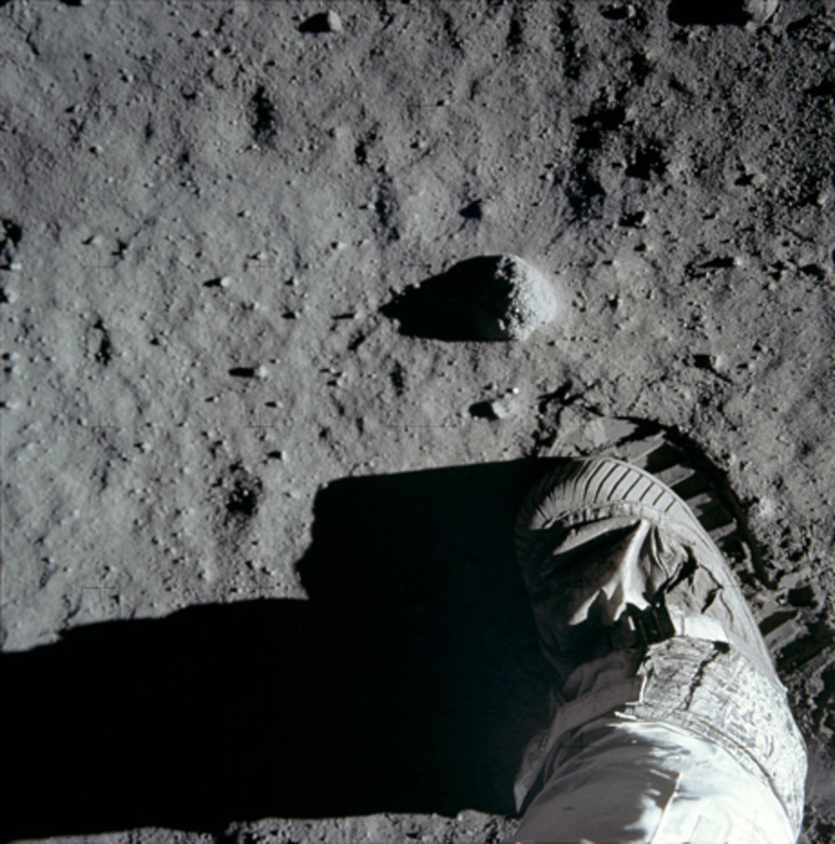 moon-landing-hoax-did-apollo-11-land-on-the-moon