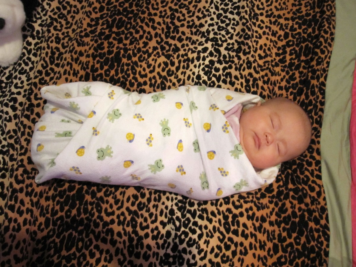 how-to-swaddle-a-newborn-baby