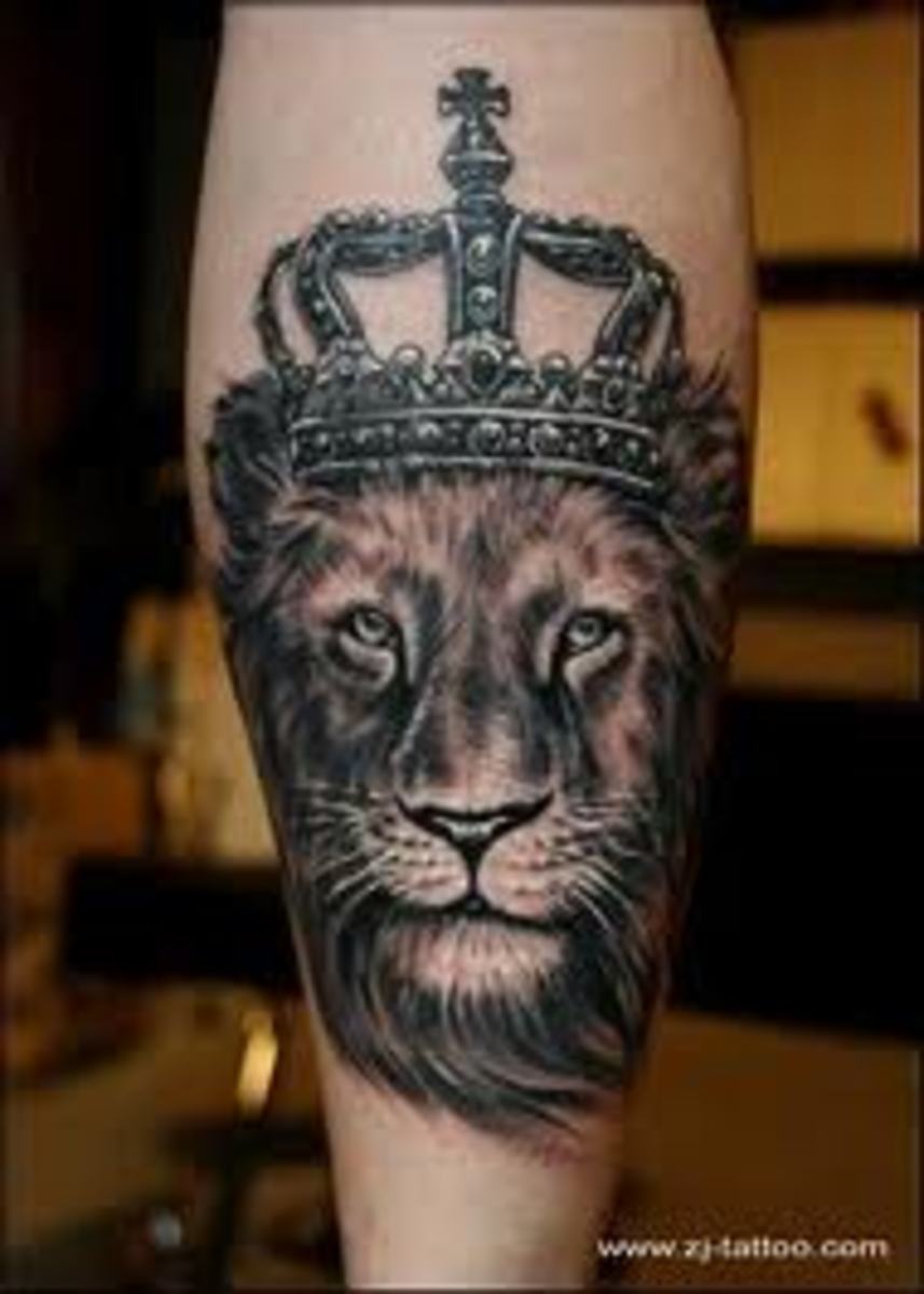 Queen Crown Tattoo Designs For Women