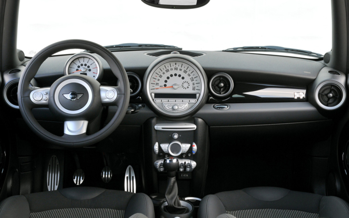 Top 10: Best Car Interiors for 2009 (15-25k) - HubPages