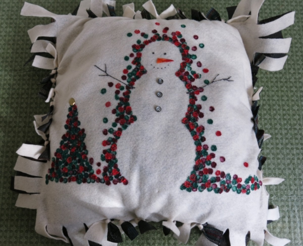 diy-christmas-craft-no-sew-winter-holiday-decorative-pillow
