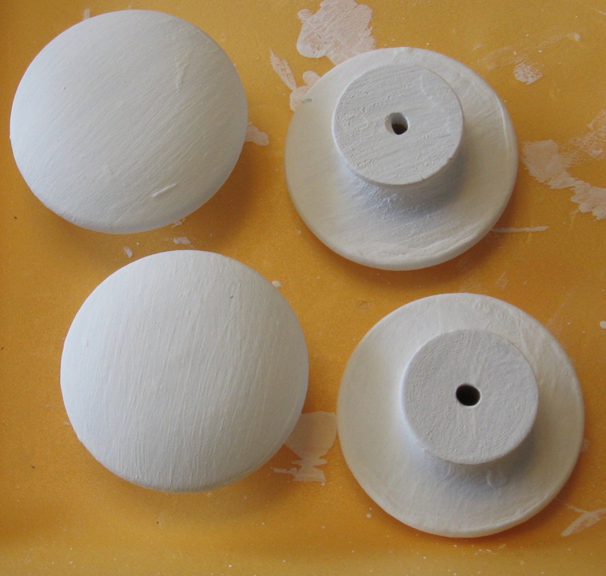 Knobs look smooth, clean and opaque. 