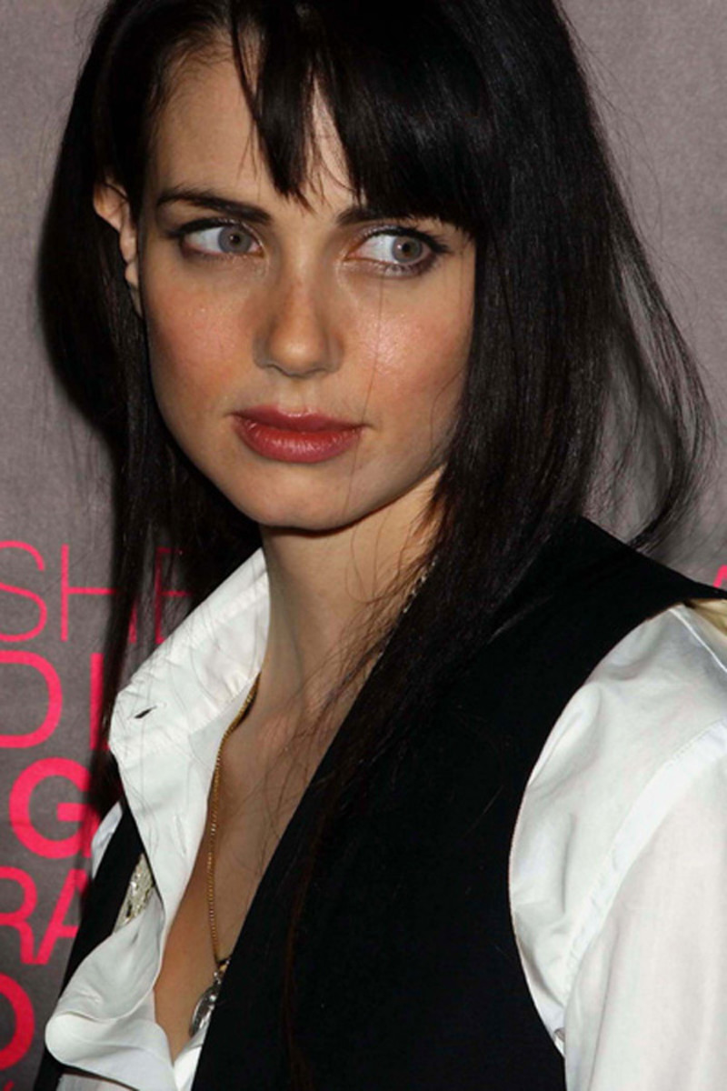 Mia Kirshner Images