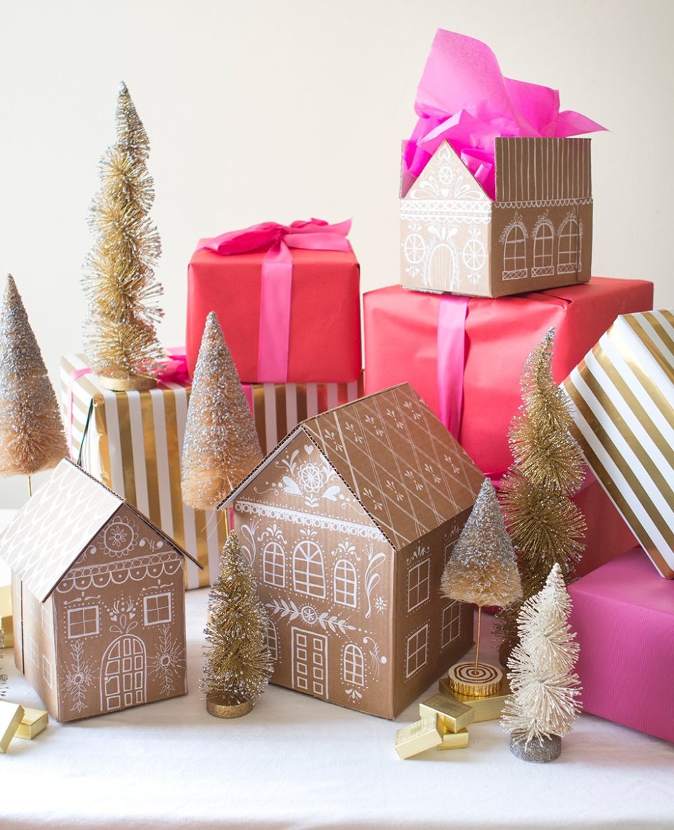 Take your gift wrapping to the next level by making these adorable gingerbread house boxes. 