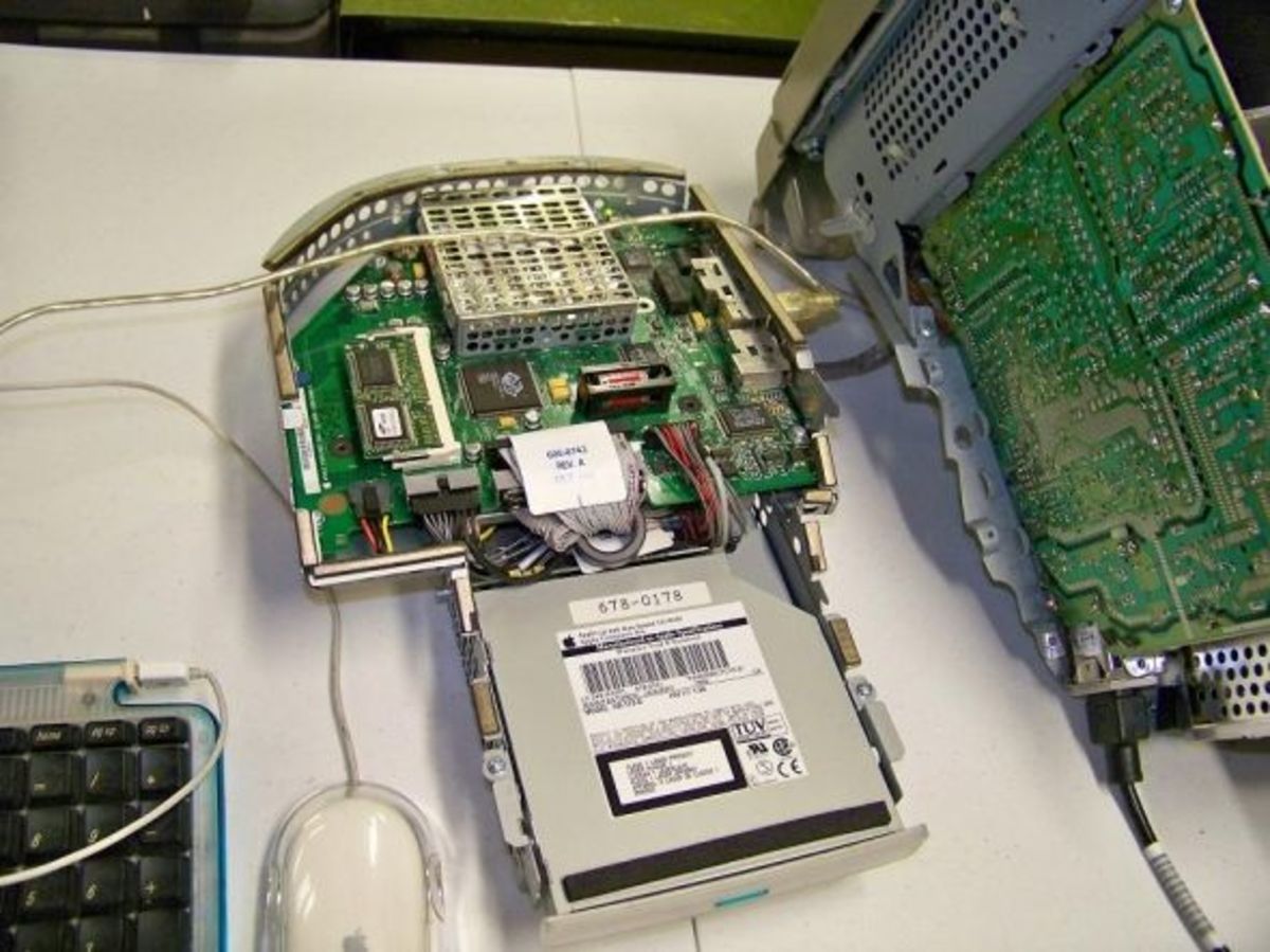replacing-the-hard-drive-in-an-imac-g3-333mhz-tray-loading-computer